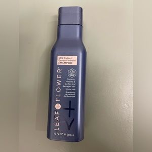 Leaf flower repair shampoo